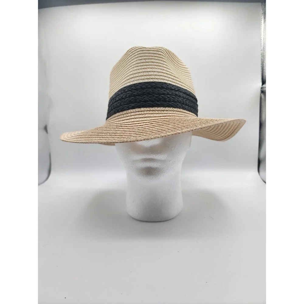 Women's beach sun hat. Black trim. Beach.‎ Vacation.